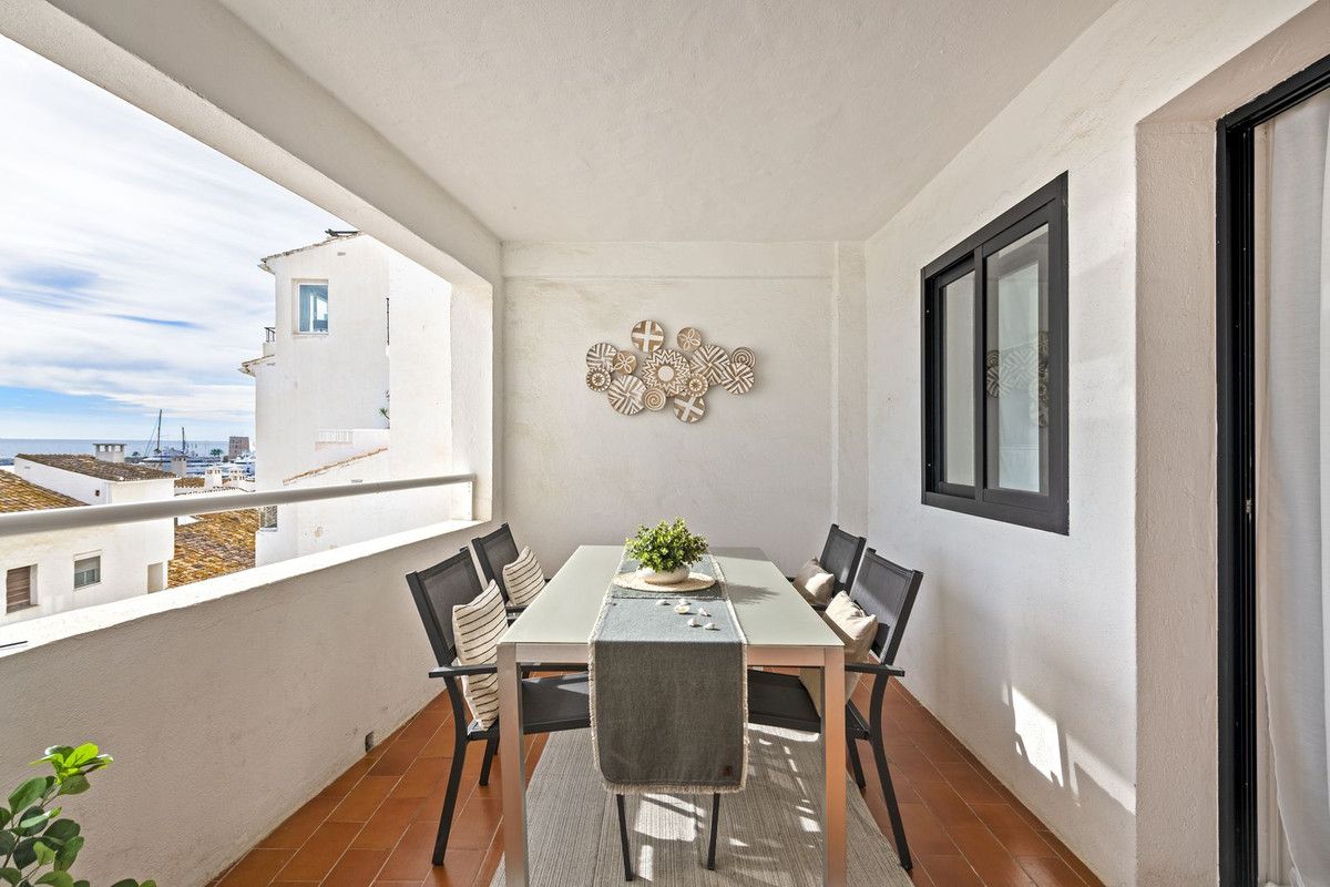 Apartment in mittlerer Etage in Puerto Banús, Puerto Banús, 6/12