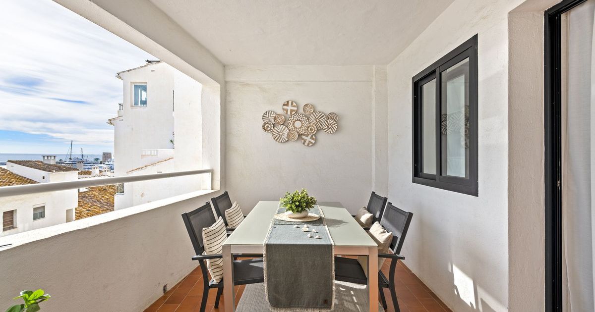 Apartment in mittlerer Etage in Puerto Banús, Puerto Banús, 6/12
