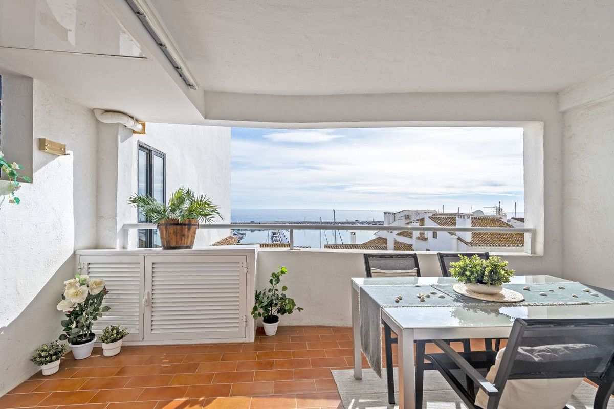 Apartment in mittlerer Etage in Puerto Banús, Puerto Banús, 7/12