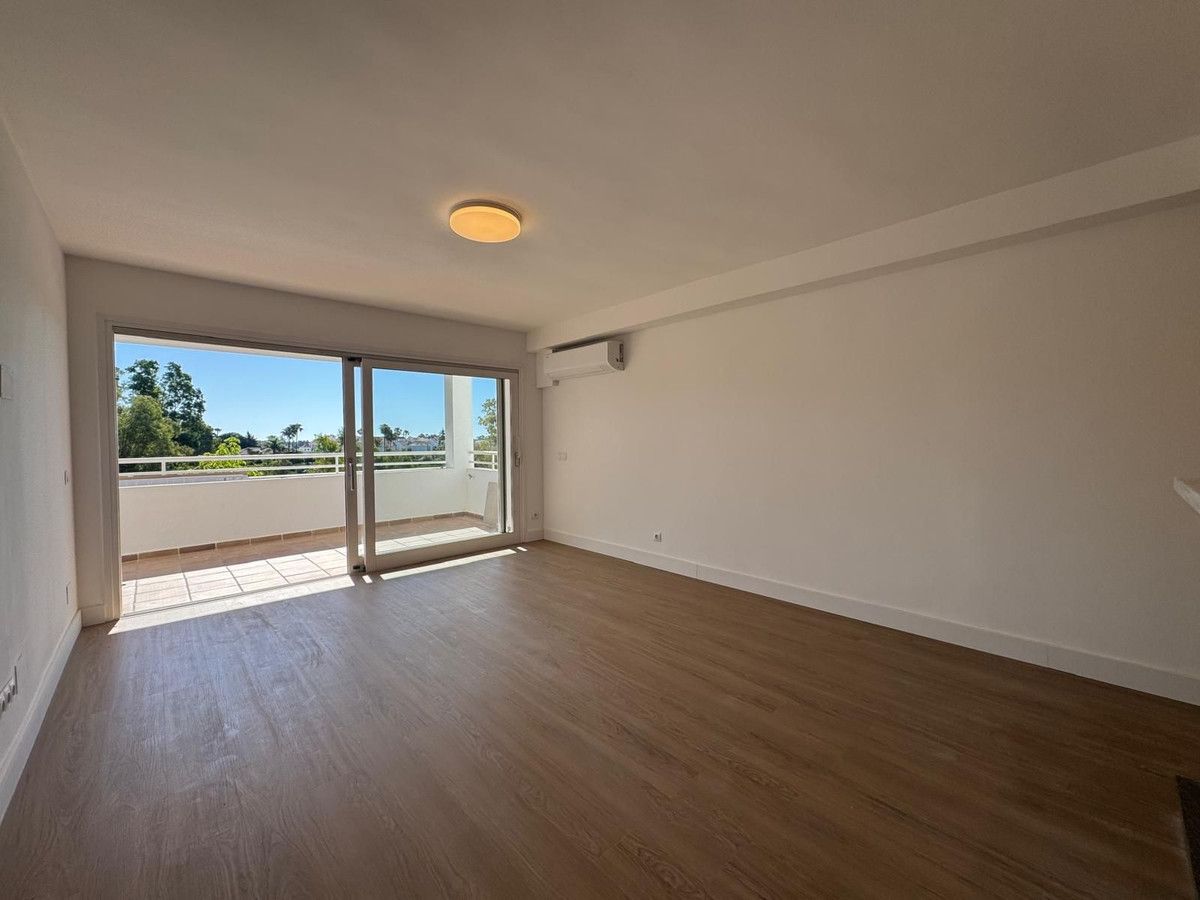 Квартира на среднем этаже в Atalaya, Atalaya, 7/12