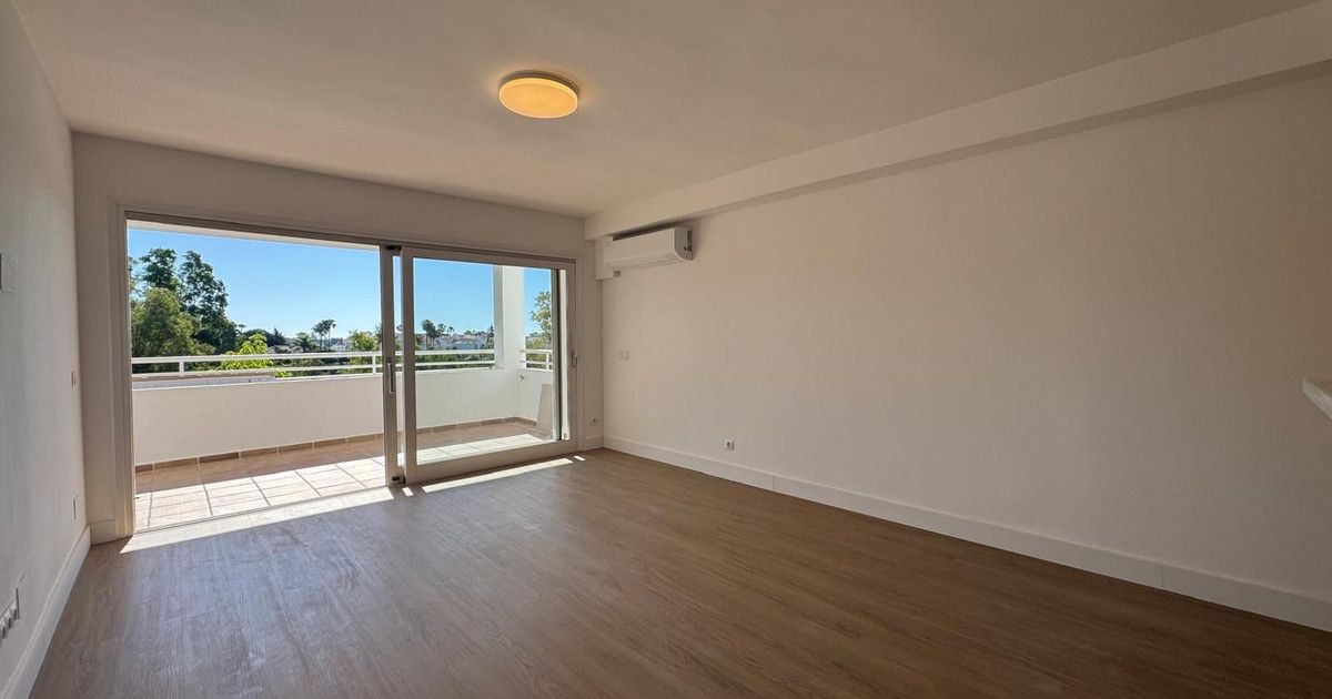 Квартира на среднем этаже в Atalaya, Atalaya, 7/12