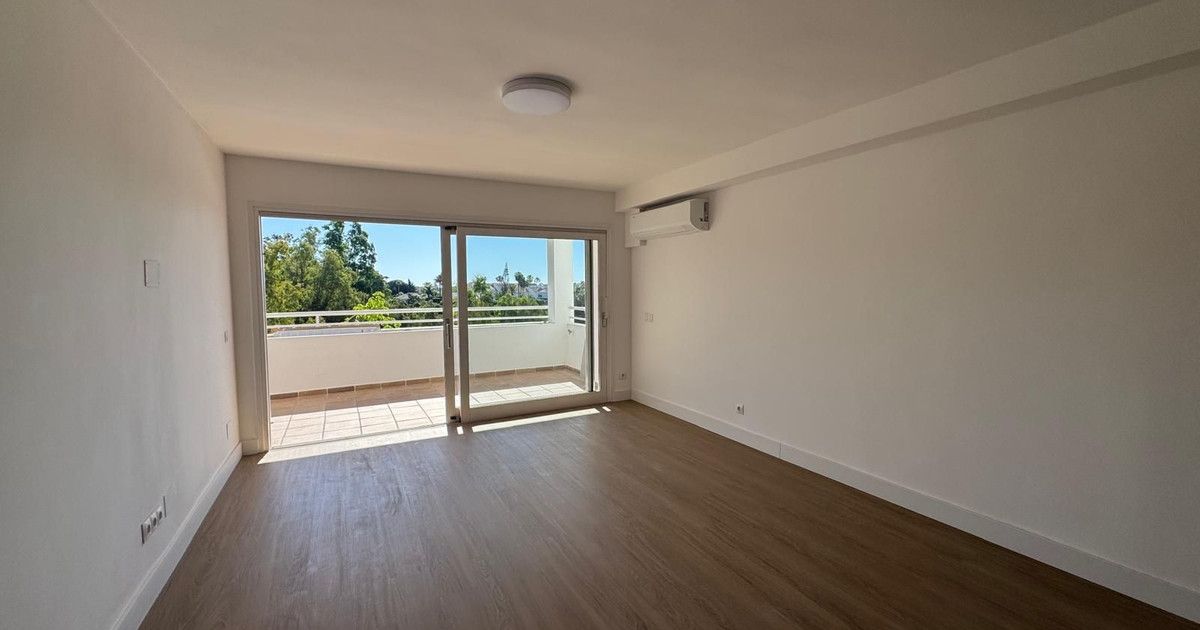 Квартира на среднем этаже в Atalaya, Atalaya, 8/12