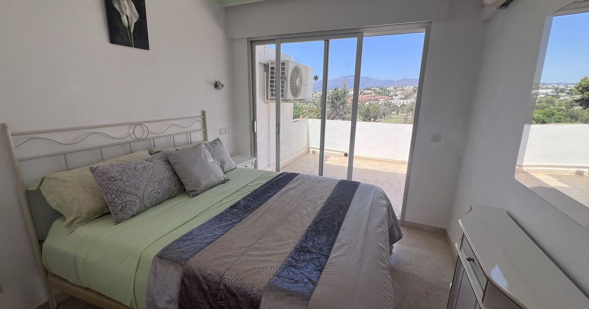 Townhouse in El Paraiso, El Paraiso, 12/12