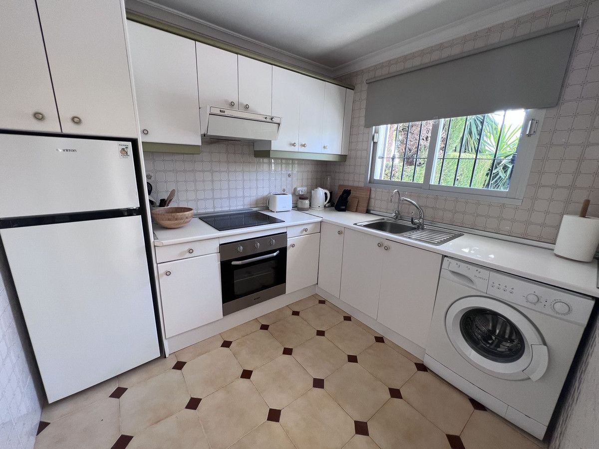 Townhouse in El Paraiso, El Paraiso, 7/12