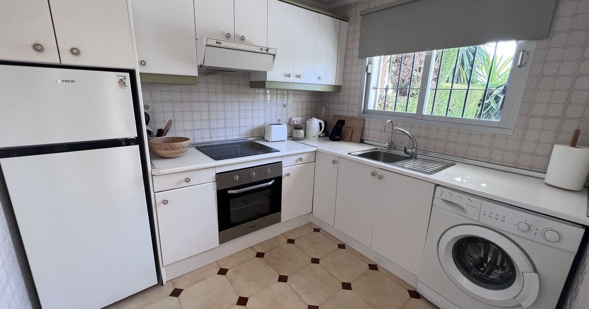 Townhouse in El Paraiso, El Paraiso, 7/12