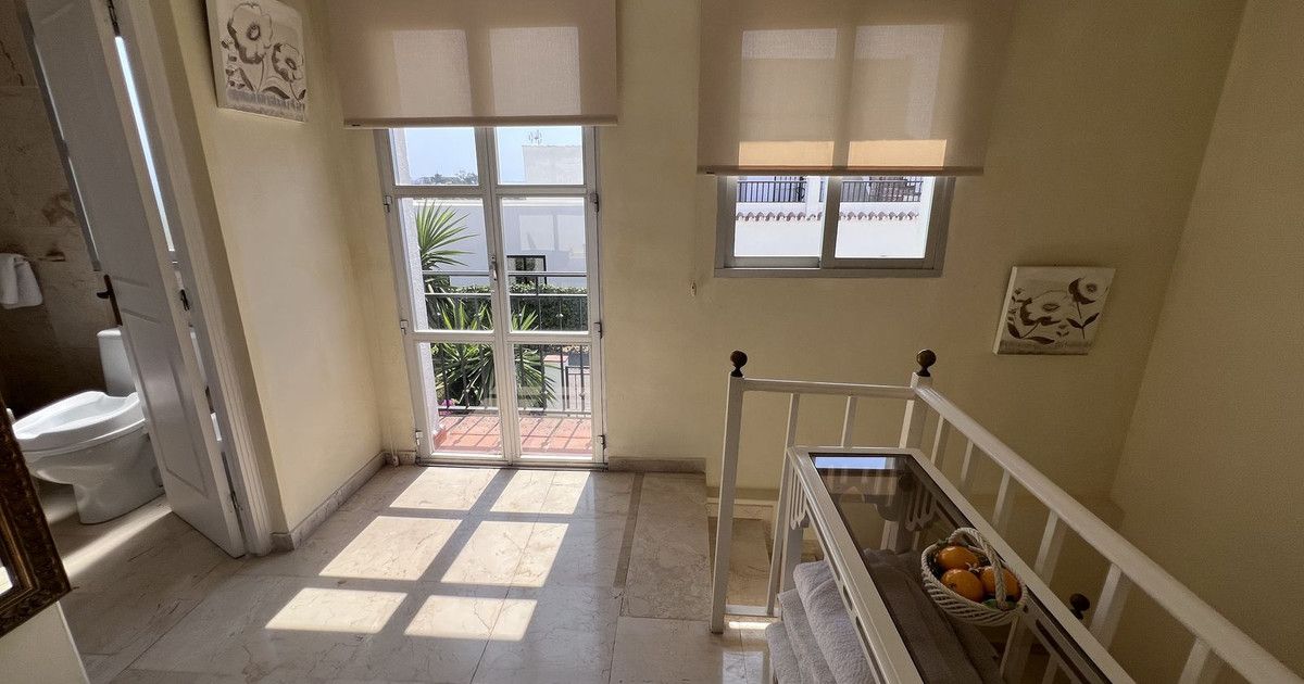Townhouse in El Paraiso, El Paraiso, 10/12