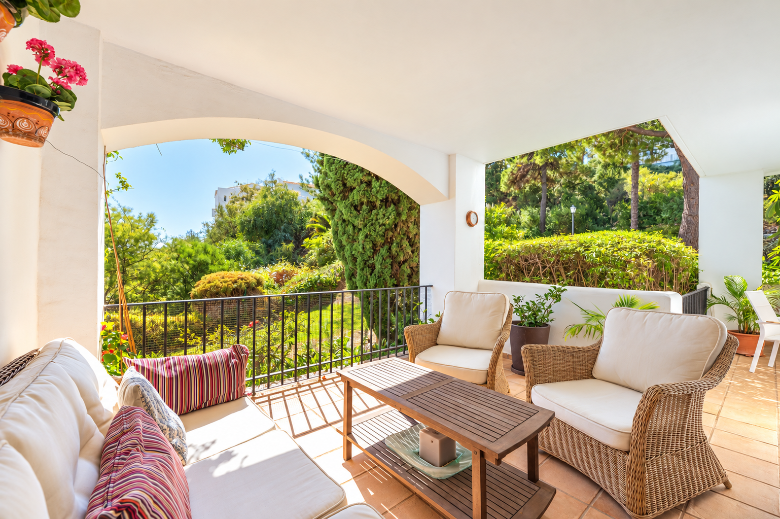 Ground Floor Apartment in Benahavis, Altos de La Quinta, Benahavis, 1/12