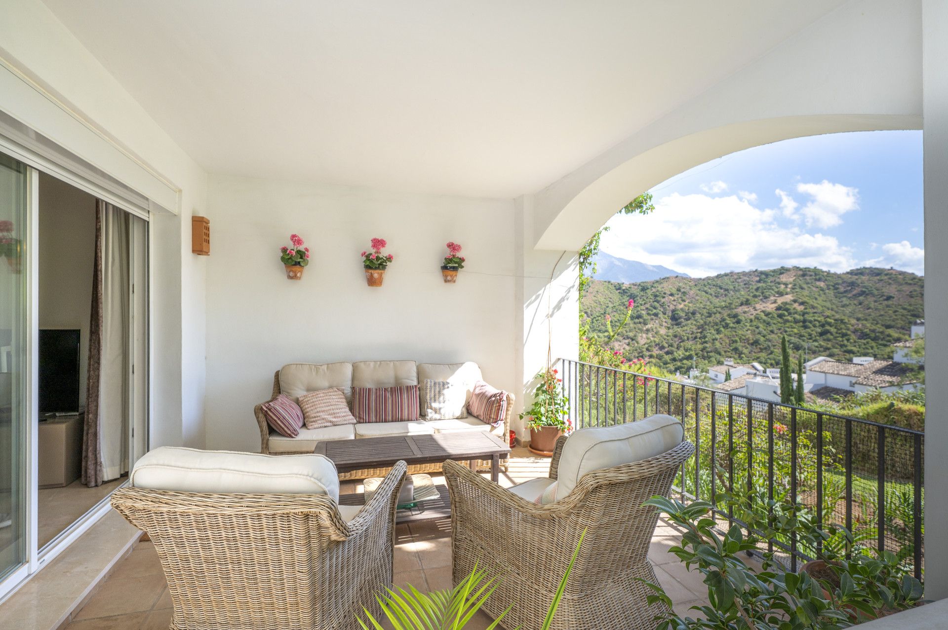 Ground Floor Apartment in Benahavis, Altos de La Quinta, Benahavis, 2/12