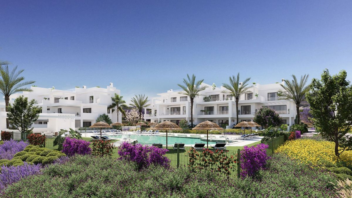 Middle Floor Apartment in Estepona, Estepona, 1/12