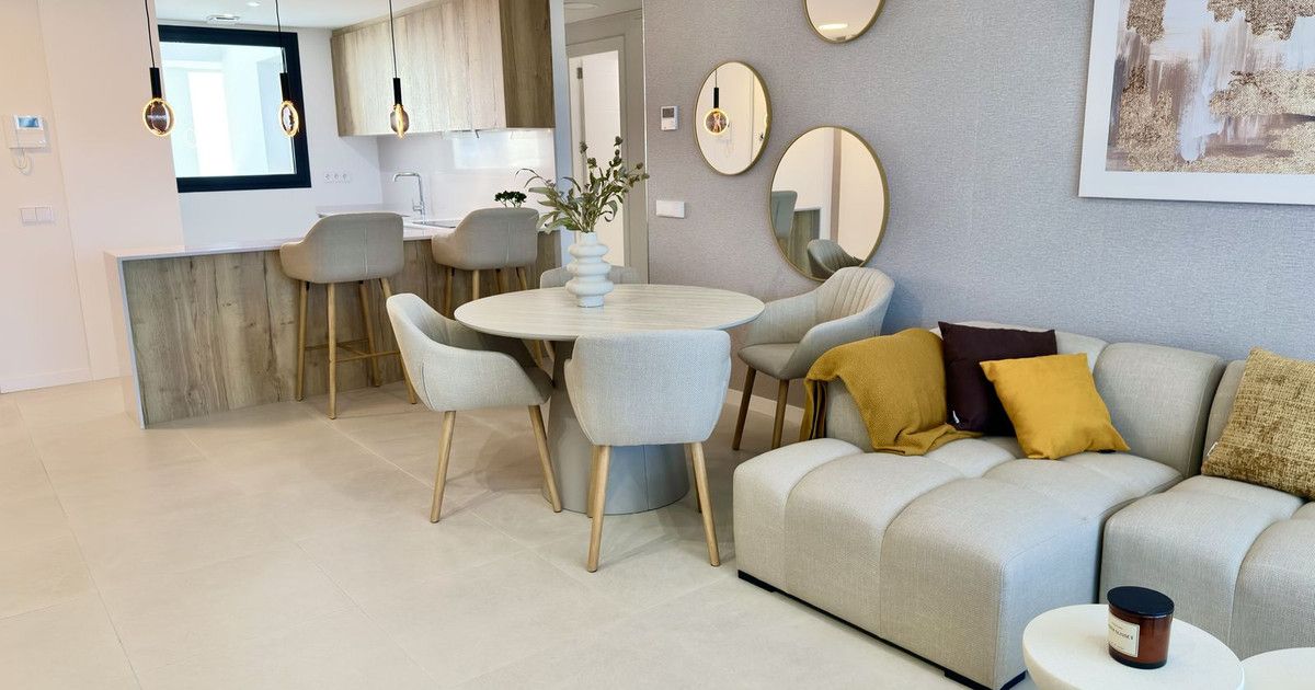 Middle Floor Apartment in Estepona, Estepona, 11/12