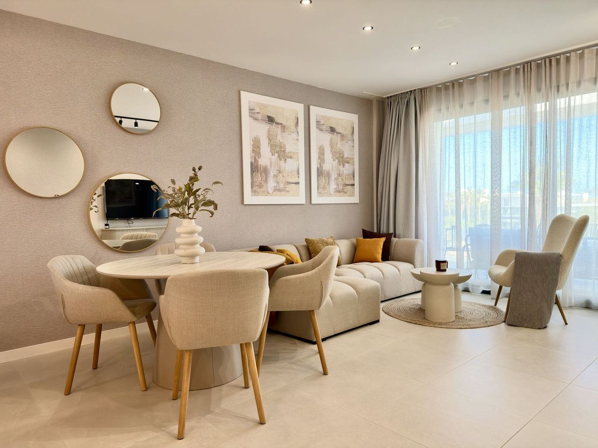 Middle Floor Apartment in Estepona, Estepona, 3/12
