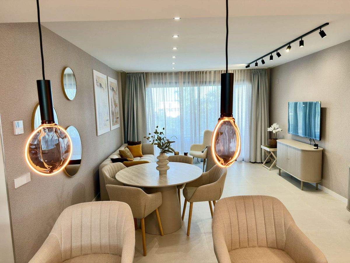 Middle Floor Apartment in Estepona, Estepona, 6/12