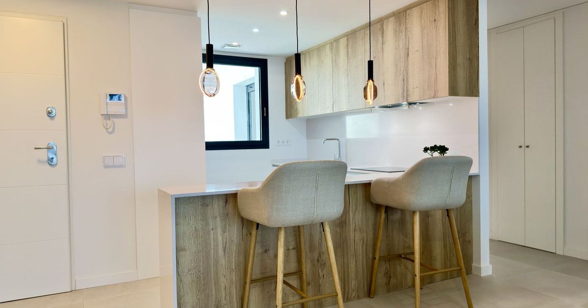 Middle Floor Apartment in Estepona, Estepona, 10/12