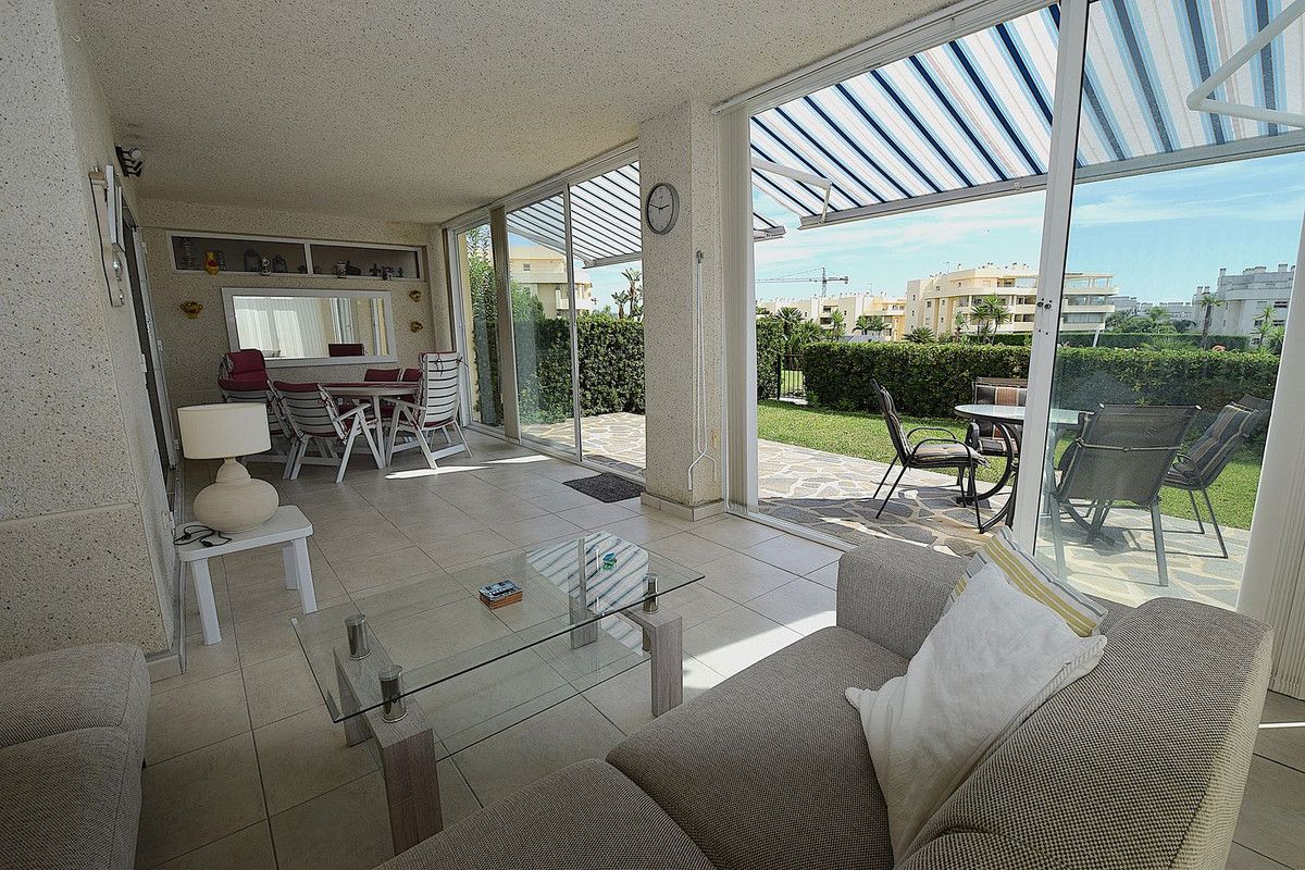 Апартаменты на нижнем этаже в Mijas Costa, Mijas Costa, 10/12