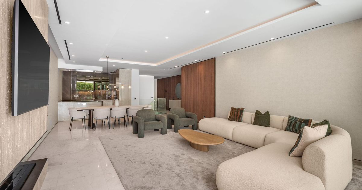 Ground Floor Apartment in The Golden Mile, The Golden Mile, 3/12