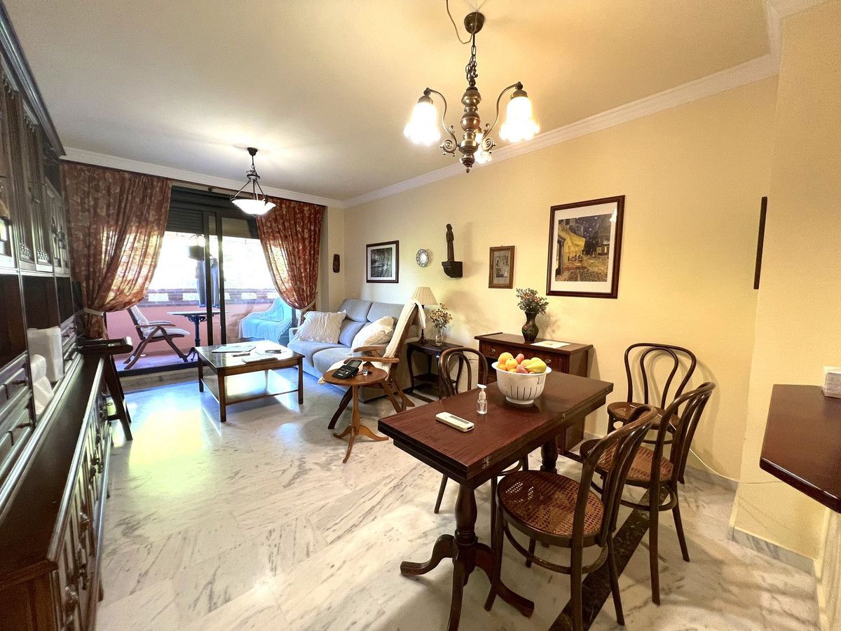 Appartement en étage moyen dans The Golden Mile, The Golden Mile, 3/12