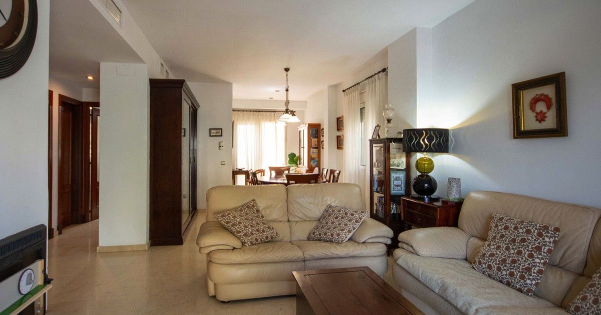 Radhus i Estepona, Estepona, 2/12