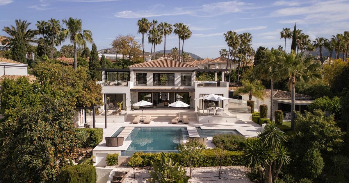 Detached Villa in Nueva Andalucía, Nueva Andalucía, 1/12