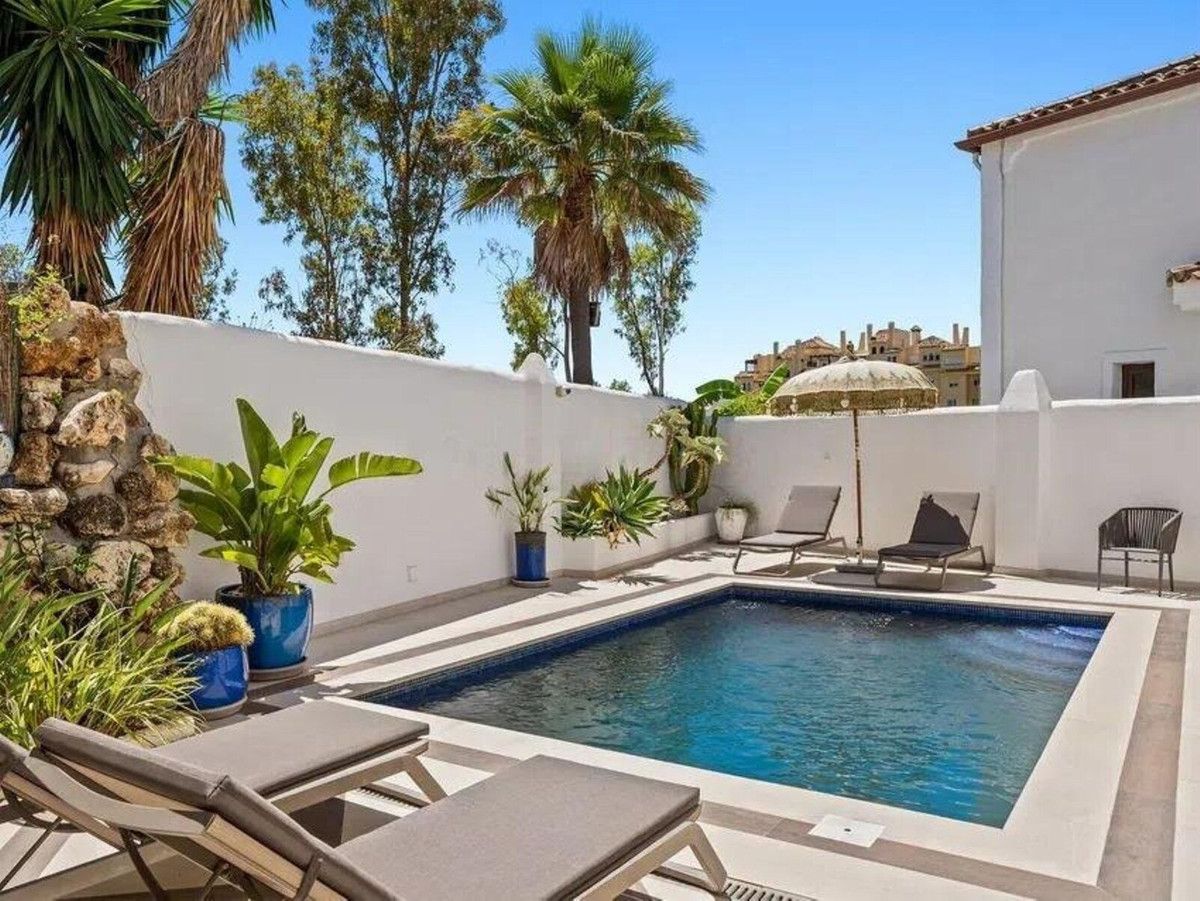 Villa Independiente en New Golden Mile, Selwo, 1/12