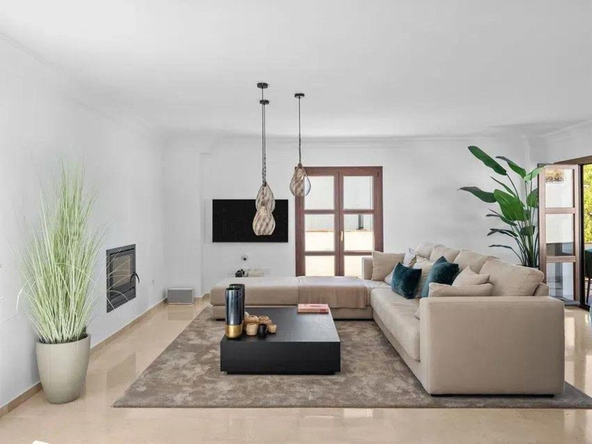 Villa Independiente en New Golden Mile, Selwo, 12/12
