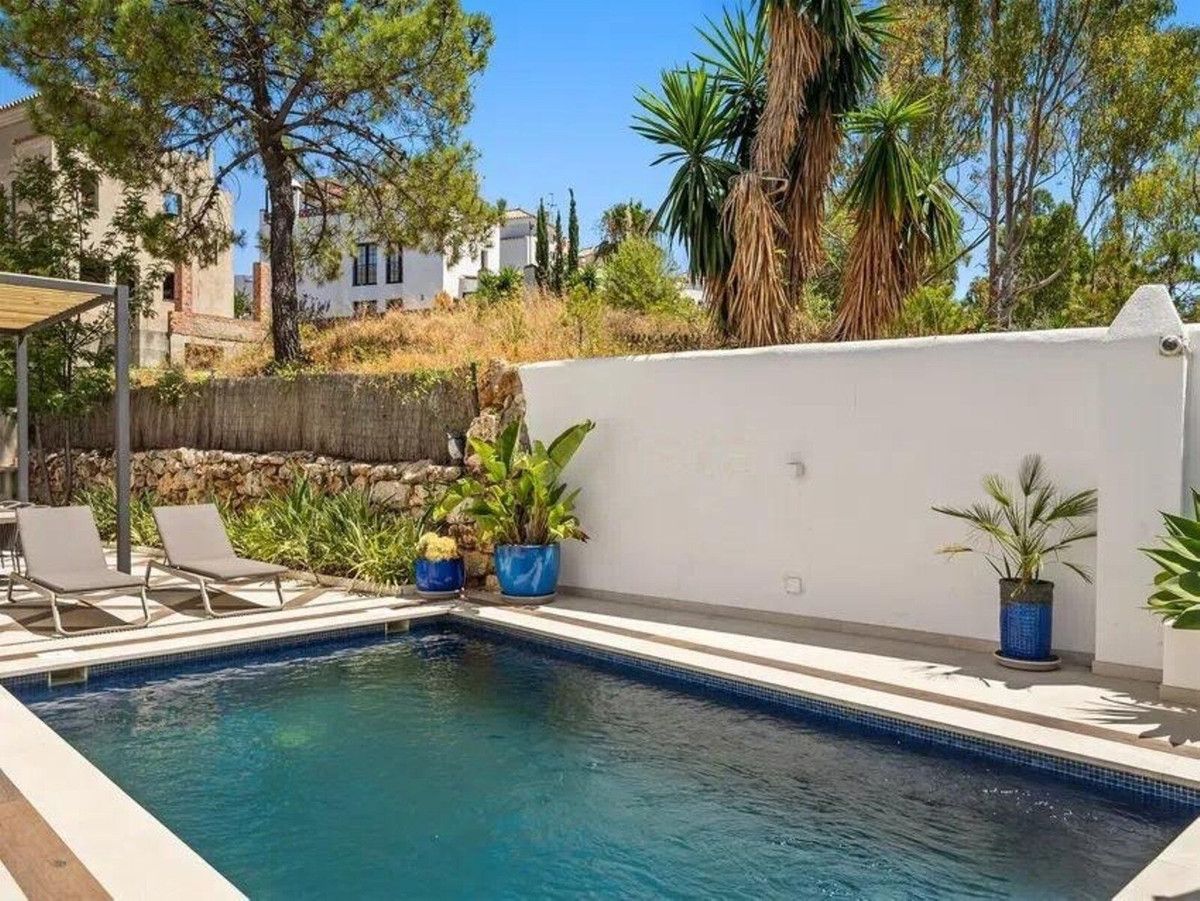 Villa Independiente en New Golden Mile, Selwo, 3/12