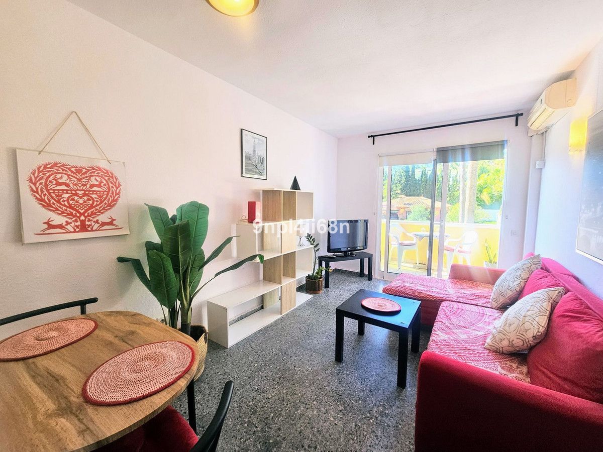Middle Floor Apartment in Artola, Artola, 1/12