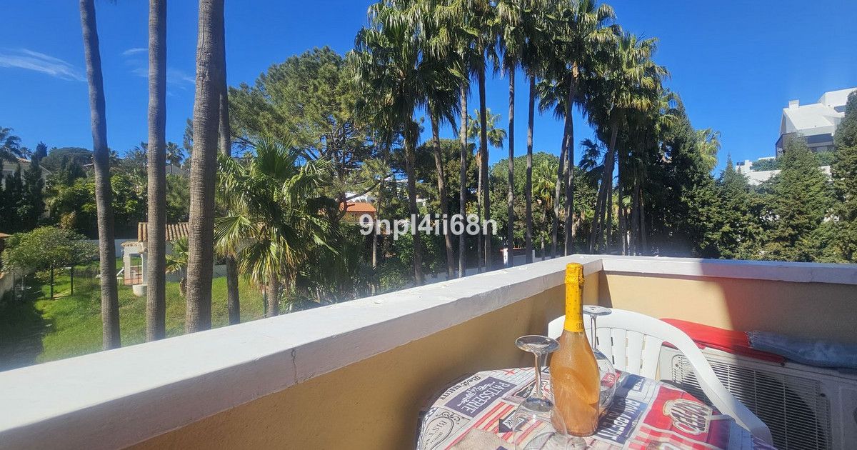 Middle Floor Apartment in Artola, Artola, 2/12