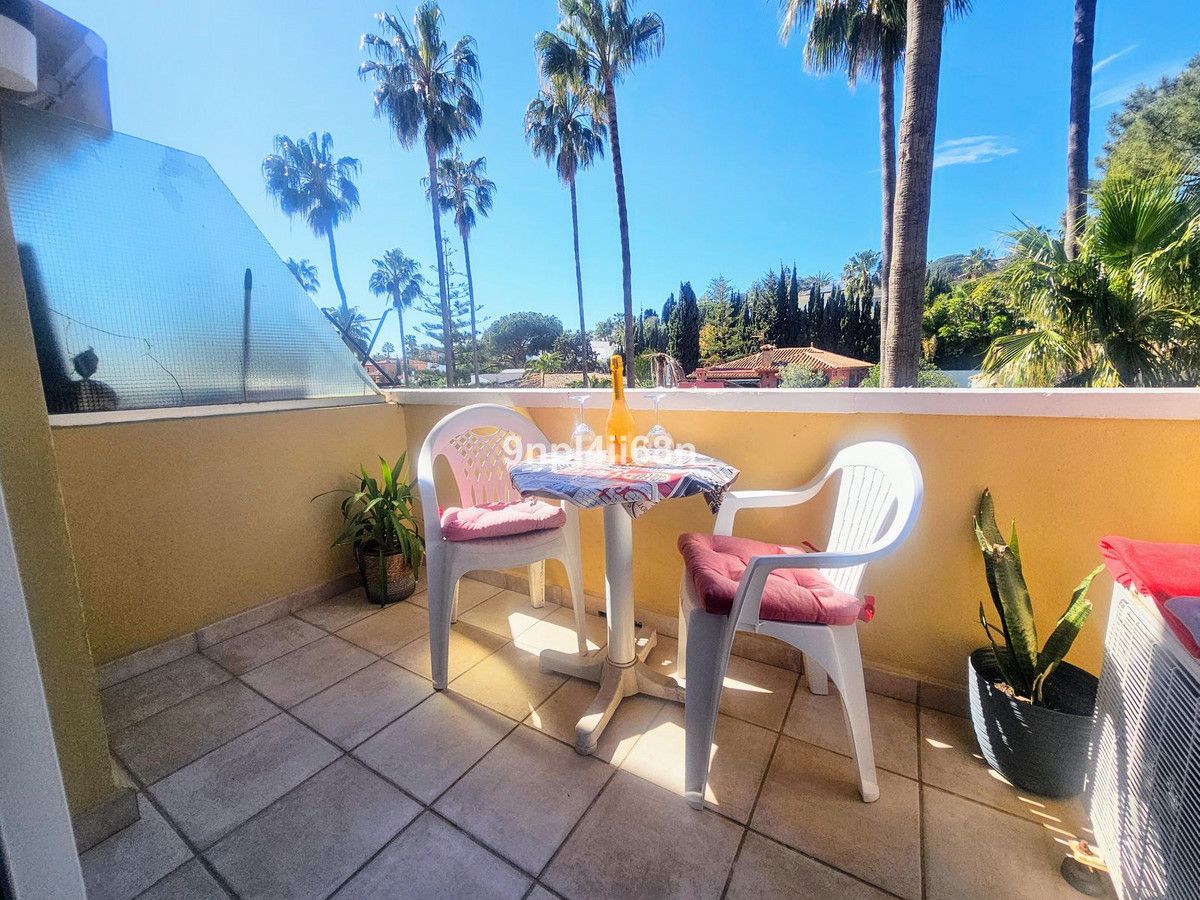 Middle Floor Apartment in Artola, Artola, 11/12