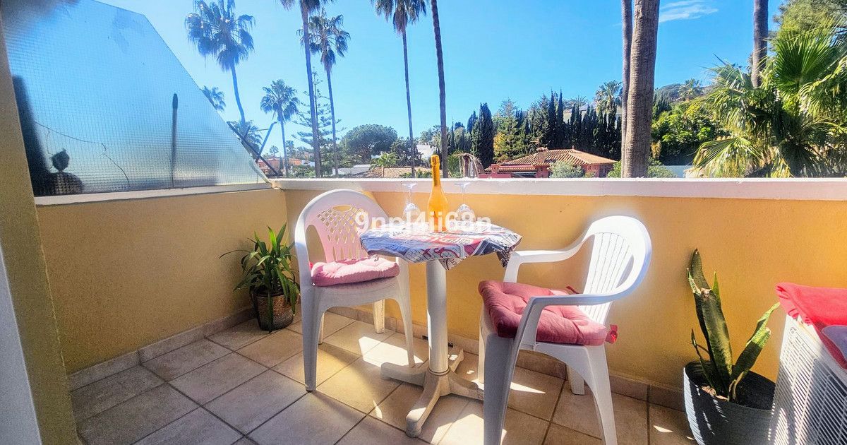Middle Floor Apartment in Artola, Artola, 11/12