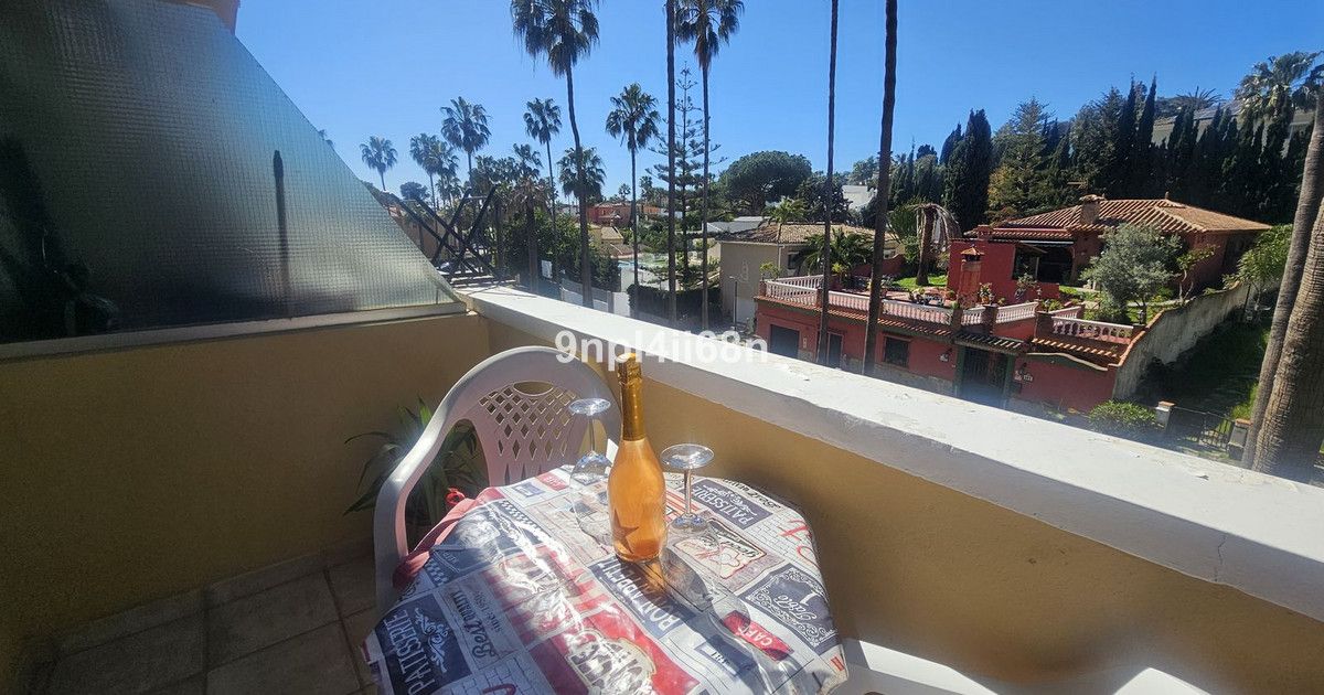 Middle Floor Apartment in Artola, Artola, 12/12