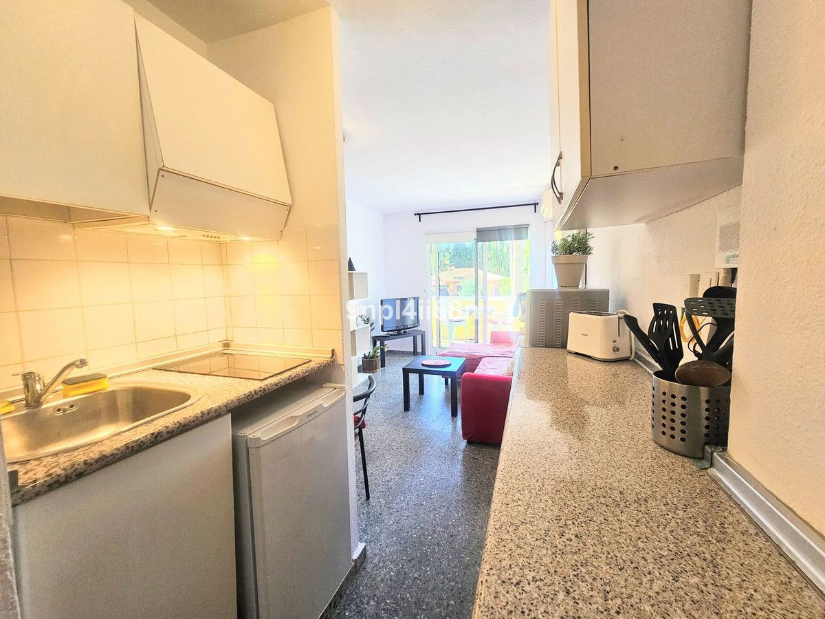 Middle Floor Apartment in Artola, Artola, 4/12