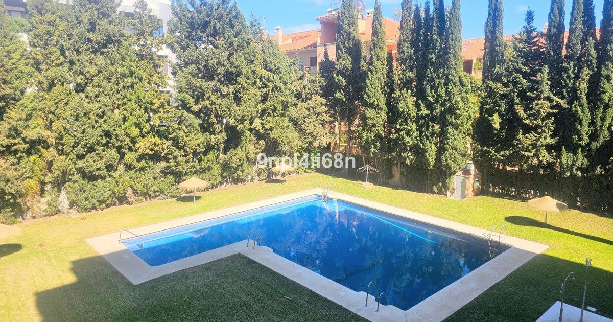 Middle Floor Apartment in Artola, Artola, 5/12