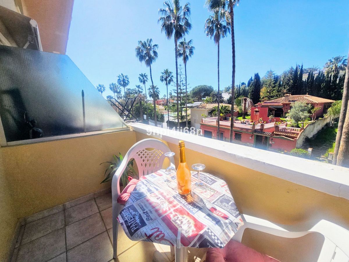 Middle Floor Apartment in Artola, Artola, 6/12