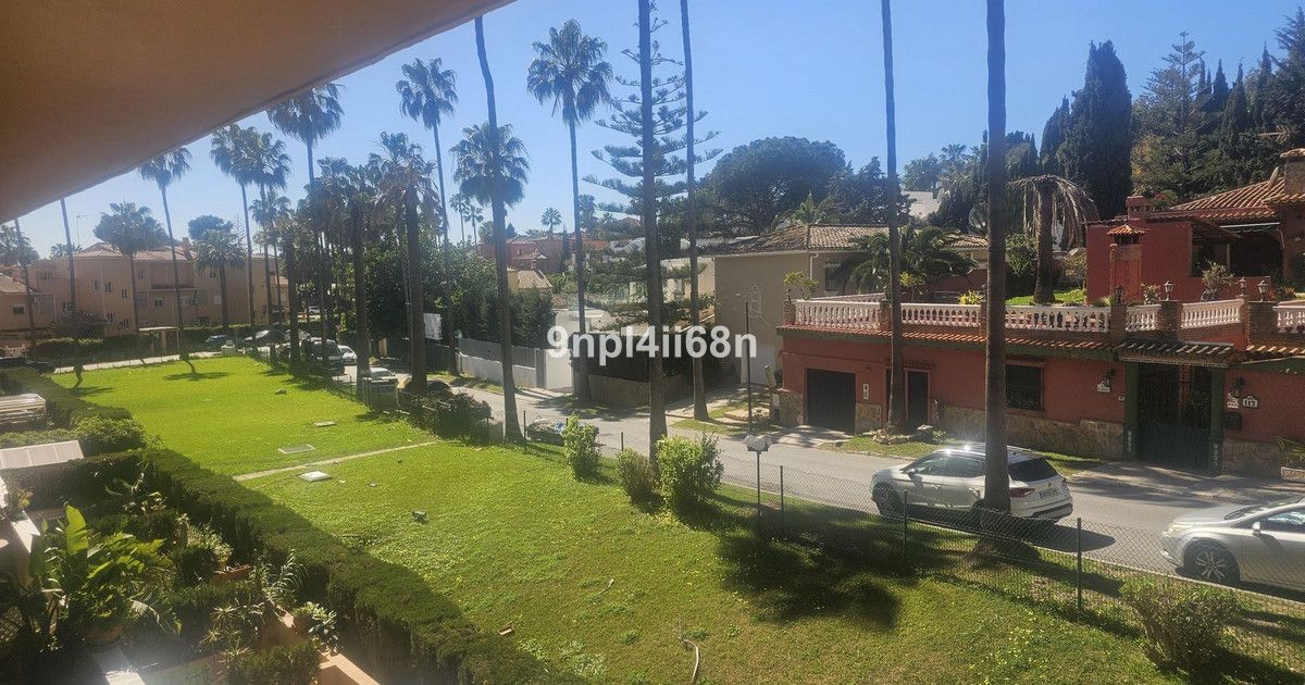 Middle Floor Apartment in Artola, Artola, 9/12