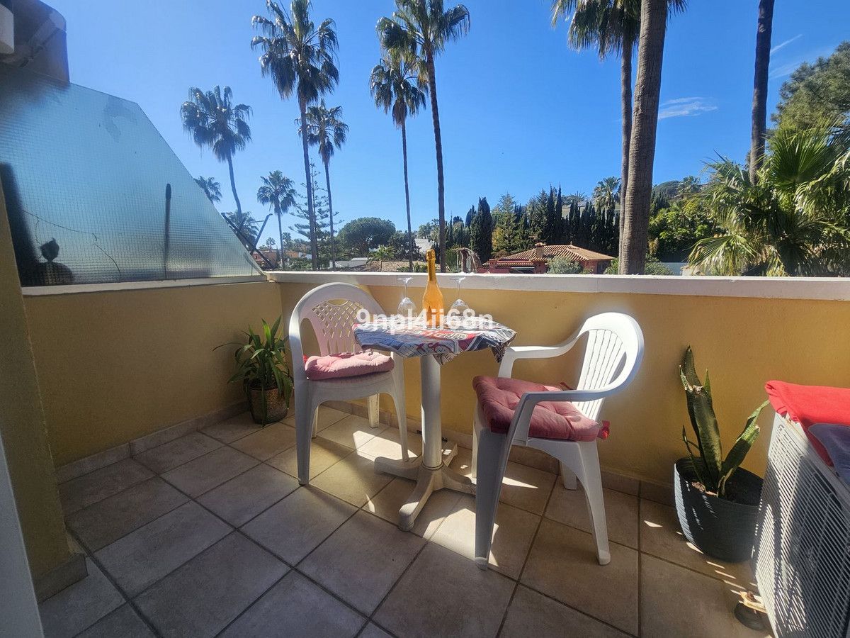 Middle Floor Apartment in Artola, Artola, 10/12