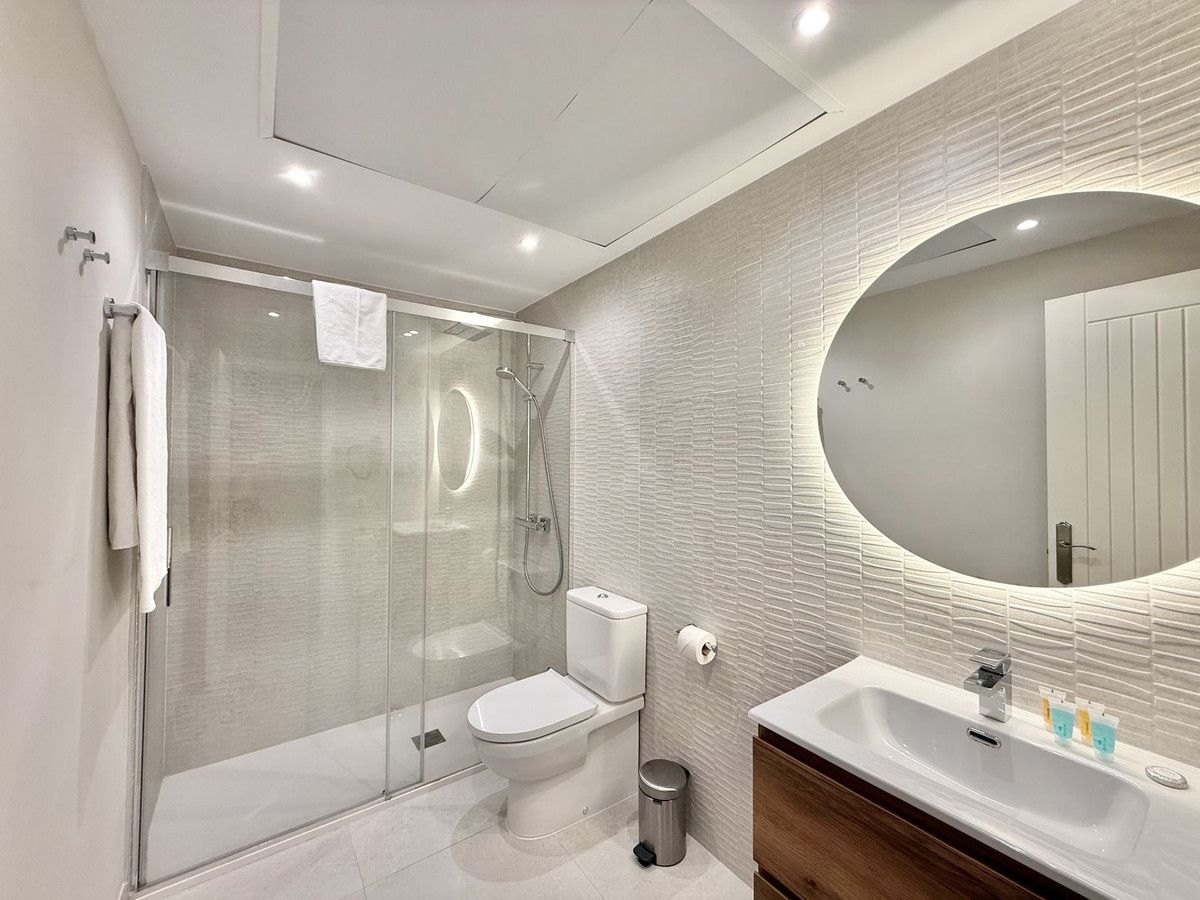 Ground Floor Apartment in Benahavís, Benahavís, 6/12