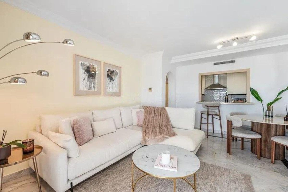 Mittelgeschoss-Wohnung in Puerto Banús, Puerto Banús, 1/12