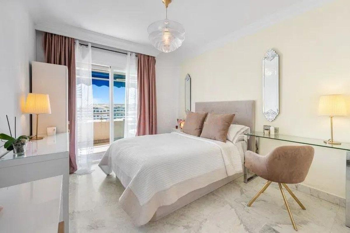 Mittelgeschoss-Wohnung in Puerto Banús, Puerto Banús, 2/12