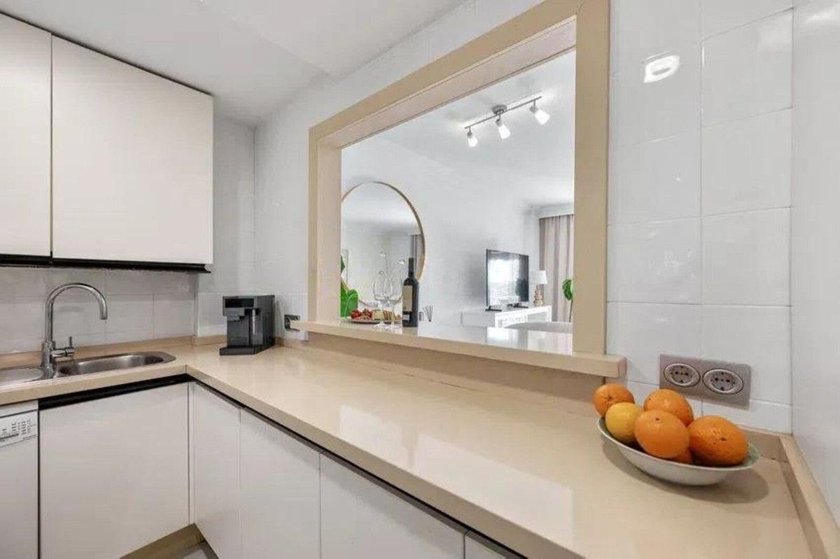 Mittelgeschoss-Wohnung in Puerto Banús, Puerto Banús, 11/12