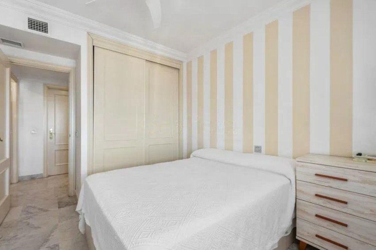 Mittelgeschoss-Wohnung in Puerto Banús, Puerto Banús, 7/12