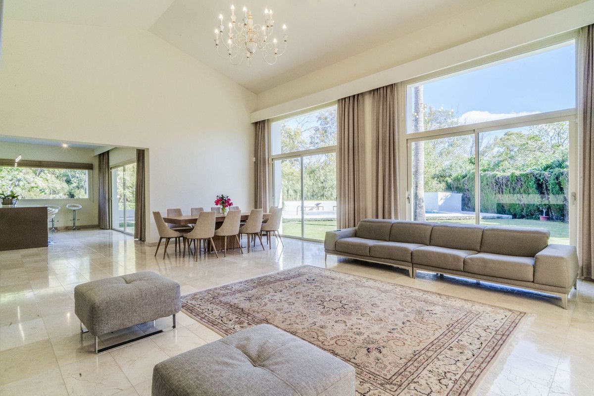Vrijstaande villa in Guadalmina Baja, Guadalmina Baja, 5/12