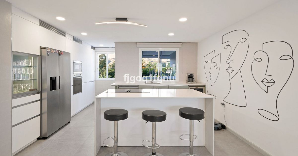 Middle Floor Apartment in Marbella, Marbella, 11/12