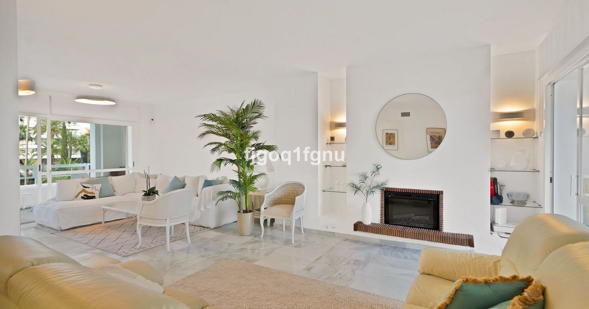 Middle Floor Apartment in Marbella, Marbella, 3/12