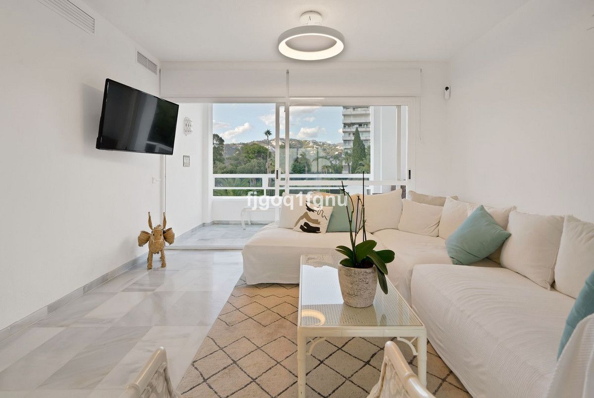 Middle Floor Apartment in Marbella, Marbella, 4/12
