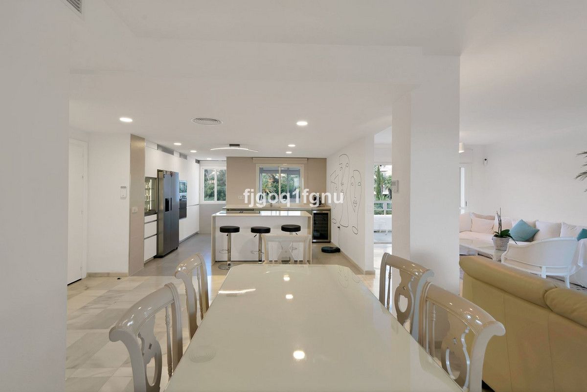 Middle Floor Apartment in Marbella, Marbella, 9/12