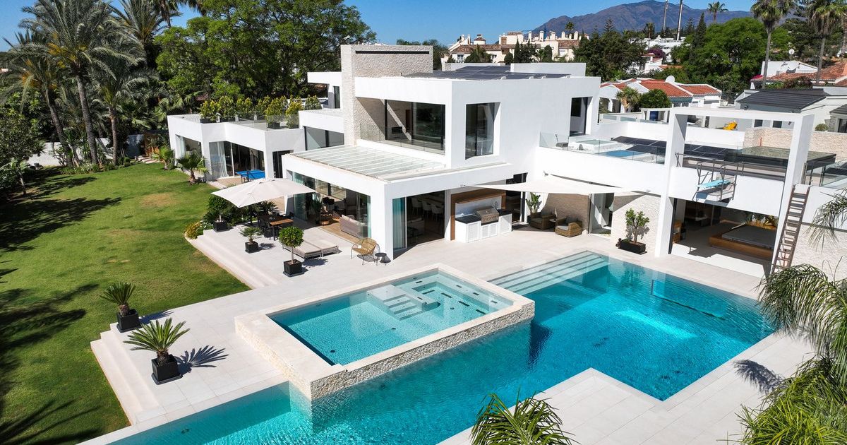 Detached Villa in El Paraiso, El Paraiso, 1/12