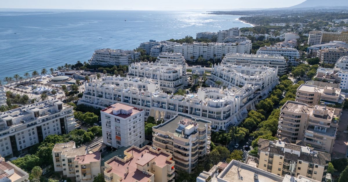 Penthouse in Marbella, Playa de la Fontanilla, Marbella, 1/12