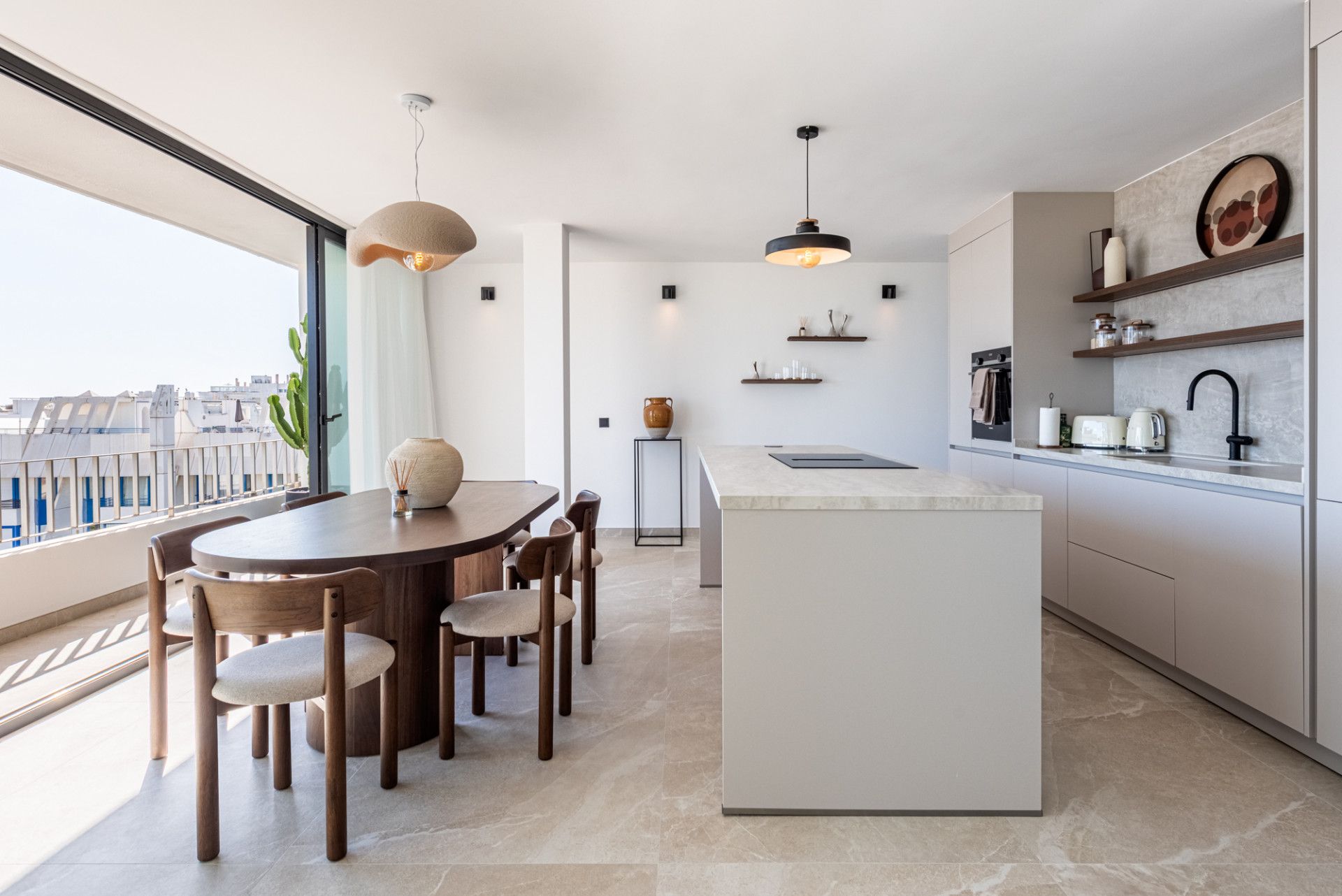 Penthouse in Marbella, Playa de la Fontanilla, Marbella, 2/12