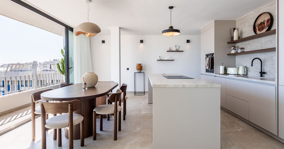 Penthouse in Marbella, Playa de la Fontanilla, Marbella, 2/12