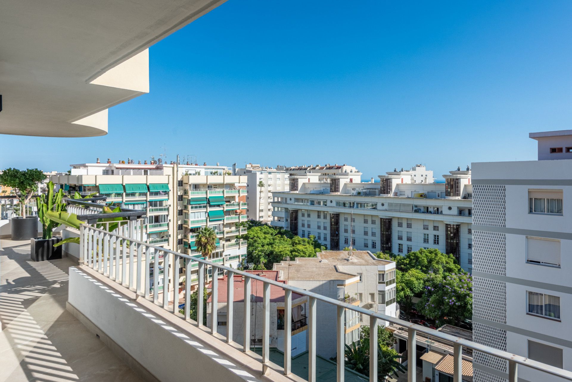 Penthouse in Marbella, Playa de la Fontanilla, Marbella, 12/12